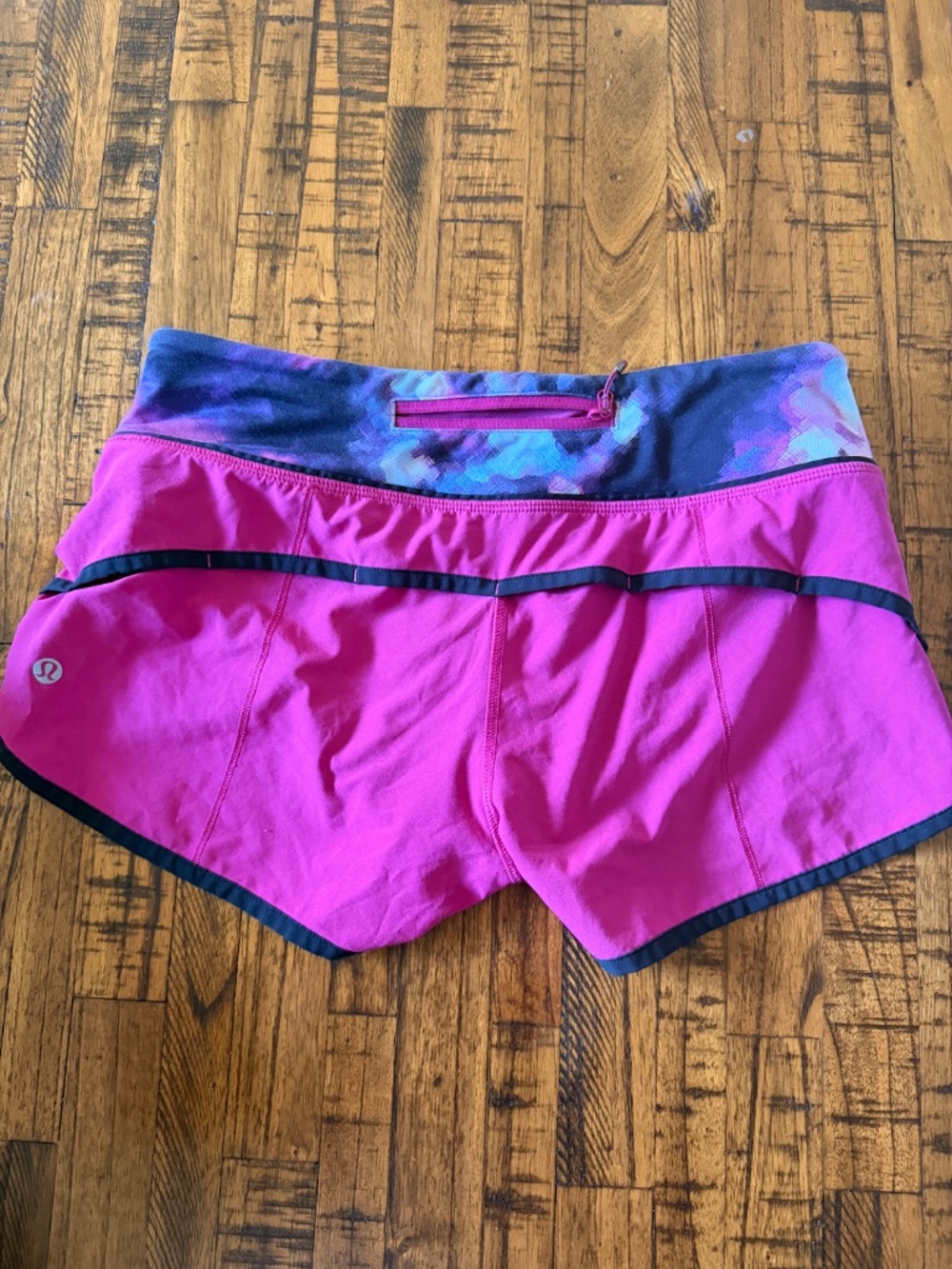 Lululemon speed shorts pink/purple - Picture 2 of 4